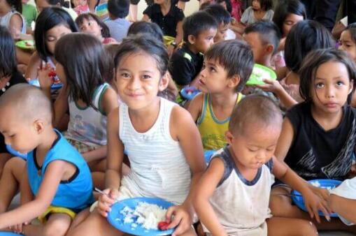 菲律宾当局需解决儿童饮食中营养不足的问题！