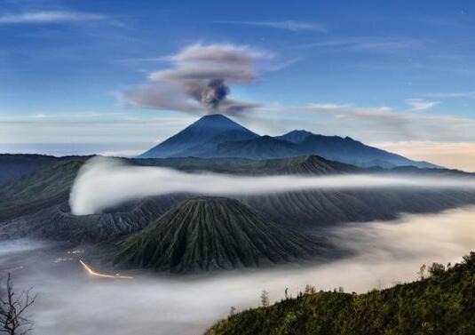 菲律宾八打雁省塔尔火山正在“蠢蠢欲动