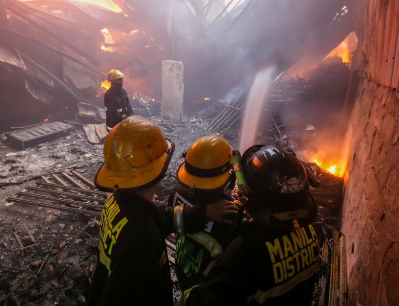 菲律宾宿务市一栋在建高层公寓大楼火灾导致40亿菲币损失