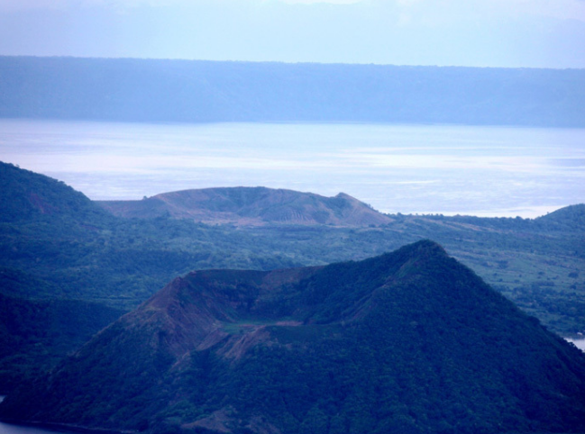 菲律宾塔尔火山的景色