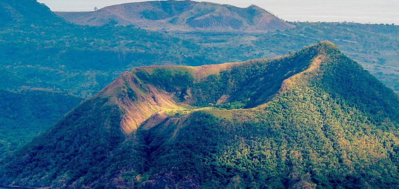 马荣火山在菲律宾的哪里