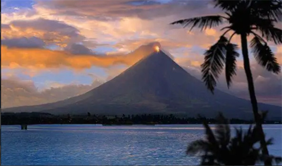  马荣火山夜景