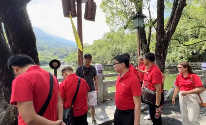 菲律宾有必要找找旅行社吗(华人导游怎么收费)