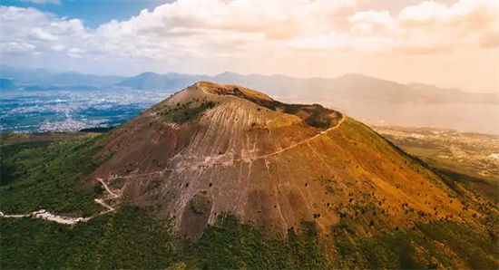 菲律宾图博火山(火山详情)