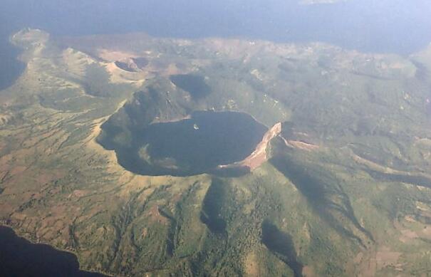 菲律宾的53座活火山 火山活动为何频繁