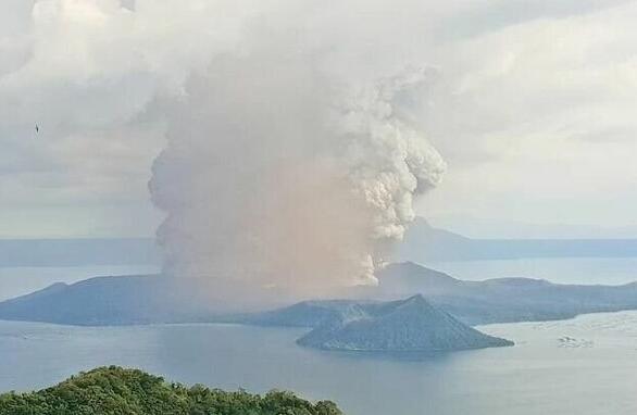 菲律宾八打雁省塔尔火山正在“蠢蠢欲动” 即将爆发