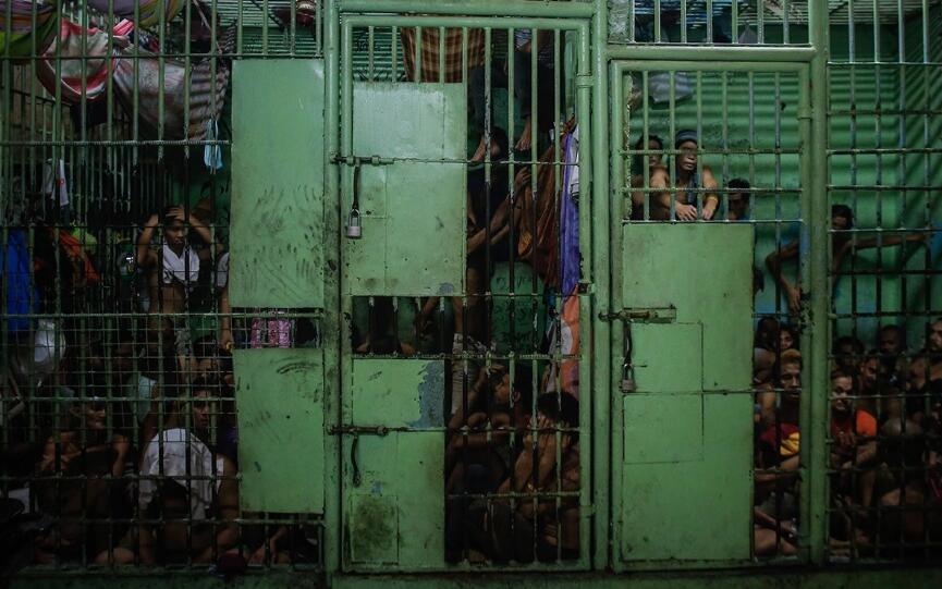 菲律宾10人从帕赛市警察局越狱