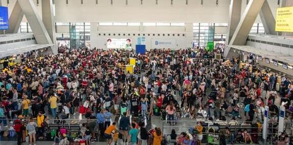 马尼拉国际机场管理局呼吁菲律宾的旅客提前四个小时前往机场