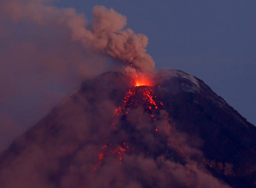 阿尔火山在过去24小时内释放了4569吨的二氧化硫