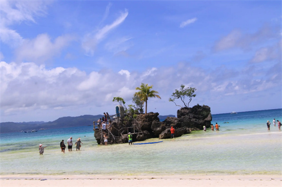 菲律宾白沙滩蜜月旅游华人