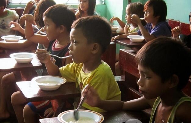 菲律宾当局需解决儿童饮食中营养不足的问题