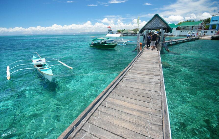 长滩岛在菲律宾杜马盖地吗