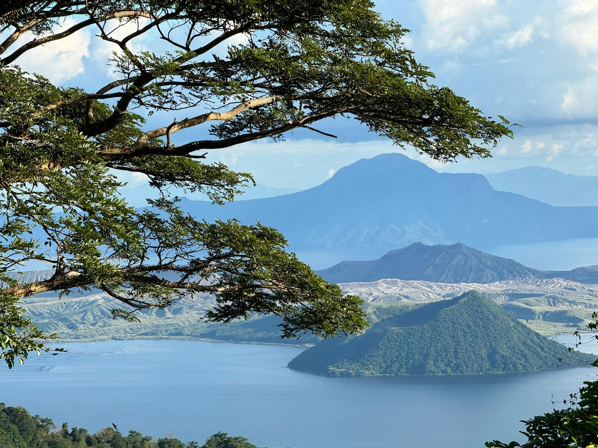 菲律宾最美的火山岛在哪(游玩注意事项)
