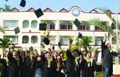 在菲律宾拥有外教的大学有哪些（菲律宾有外教的大学）
